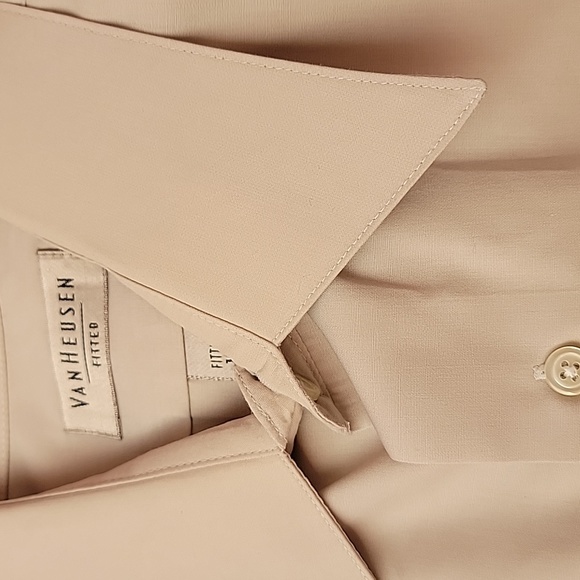 Van Heusen  Men's Dress Shirt Regular Fit Poplin Solid/ 15.5 ( 32/33). - Picture 10 of 11